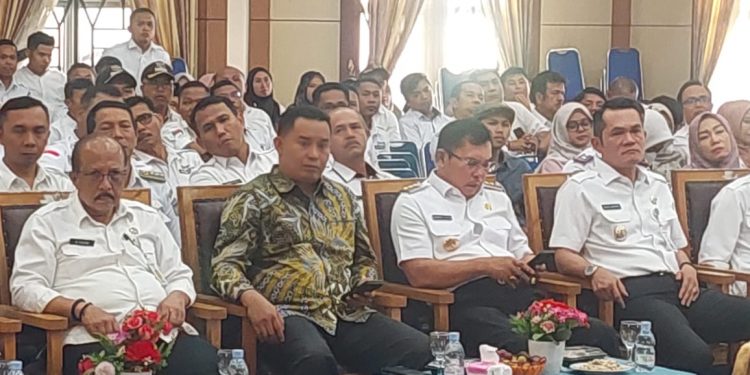 Pimpinan DPRD Hadiri Rapat Evaluasi & Launching TPS3R