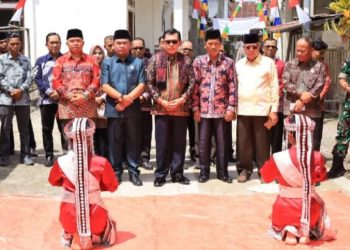 HUT Ke 23 Desa Srimenanti, Wako Ahmadi Resmikan Balai Desa, TPU, Gedung Olahraga dan Kantor Seni