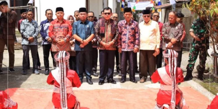 HUT Ke 23 Desa Srimenanti, Wako Ahmadi Resmikan Balai Desa, TPU, Gedung Olahraga dan Kantor Seni