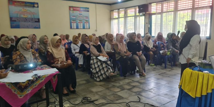 Dinas PPKB Kota Sungai Penuh Gelar Orientasi Tim Pendamping Keluarga