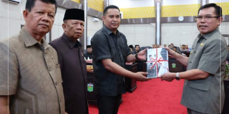 Wako Ahmadi Sampaikan Laporan LKPJ Tahun 2023