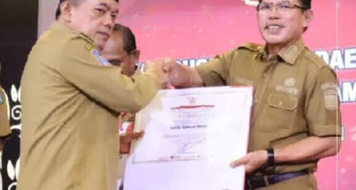 Wako Ahmadi Terima Penghargaan Kab/Kota Peduli HAM
